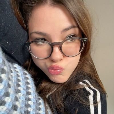 studiesnara's profile picture. ⚖️ྀི𖹭direito 4/10 - study dash, rotinas, estágio e notion #𝙨𝙩𝙪𝙙𝙮𝙩𝙬𝙩 🇧🇷