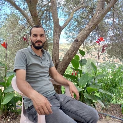 فإذا لم تستطع قول الحق، فلا تصفق للباطل فصوت الحق يهدف في كل مكان ليهدي الحائرين