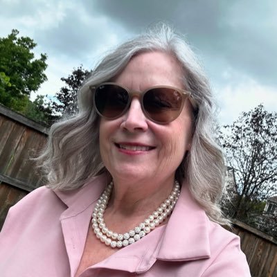 EveBowerba34682's profile picture. A good woman with a heart of gold 💛  🚫DM  / 🚫  crypto/  🚫fake profiles /  🚫porn  will be  Blocked and  reported  I am here  for  good vibes