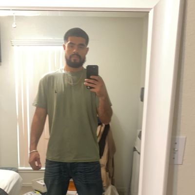 eberarizaga's profile picture. 