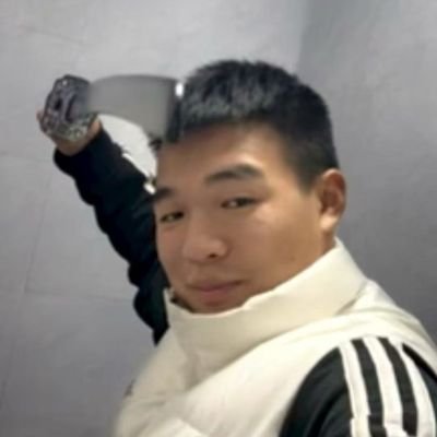 NguyenDung76215's profile picture. 