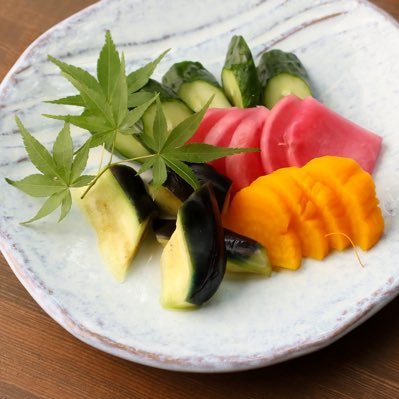 inotuke's profile picture. 京都で漬物屋を営んでおります。創業１50年。家族だけでやってる小さい店です。月一回店先で路上ライブイベントしてたりしてます。お近くに来られたら、是非一度お越しください！