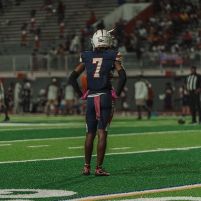 kChosen_'s profile picture. John ehret 2026 6’0 defensive back weight 160 3.0 gpa contact 504-872-7389 kalenhester9@gmail.com l 4.4 40 time https://t.co/1WVmrOhep1
