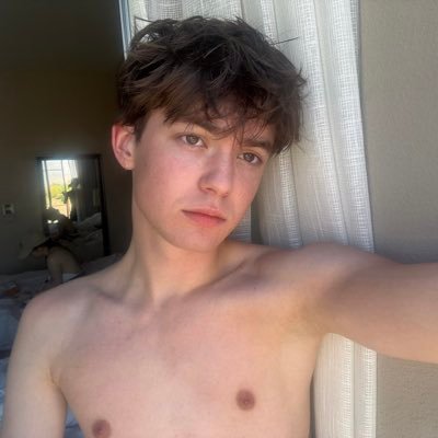 Tylerliwes72912's profile picture. 