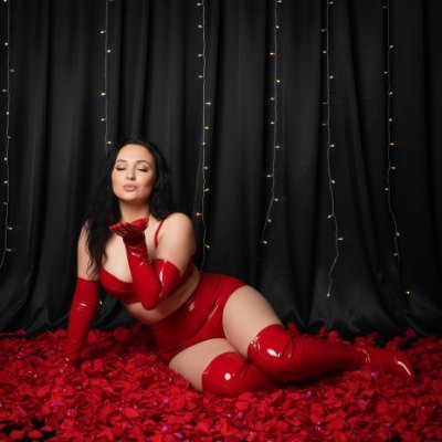 26yr old wife• Spoiled• Bratty• Addictively cruel•
Glamorous• Demanding Goddess• $100 Tribute• Unblock $200 •To be locked by me and punished $300 for a week