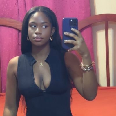 Rayychelllee's profile picture. 