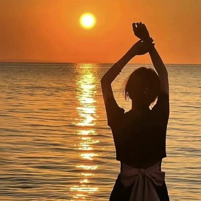 kkrhugfierf's profile picture. 美しい世界を探索し、素晴らしい瞬間を収集✨ | アニメと旅行が好き🌍 | ガンダムとワンピースが私に無限のインスピレーションを与える🤖 | 幸せな瞬間とクリエイティブな活動をシェア📸 | 毎日が新しい発見とユニークな体験で満ちている✨