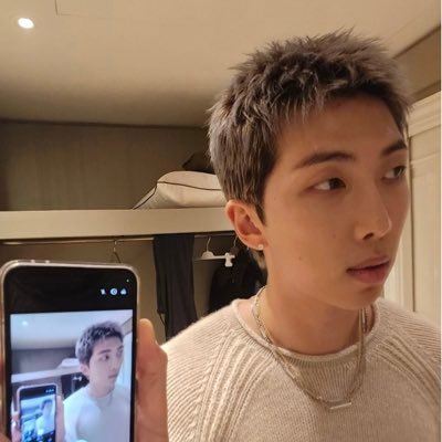 mdrkive's profile picture. the most beautiful moment(s) in life 🌳🫧