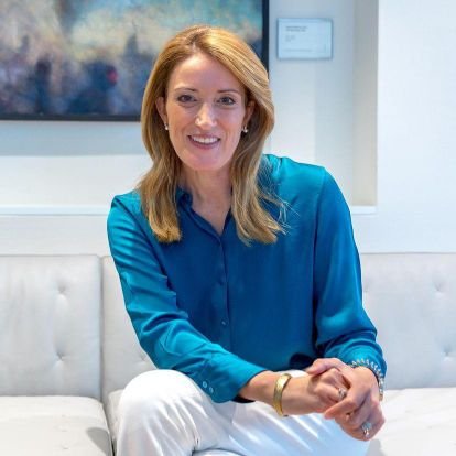 elisabethnotes's profile picture. Elisabeth is passionate about clear, meaningful communication that connects people and supports positive relationships within and outside the organization.