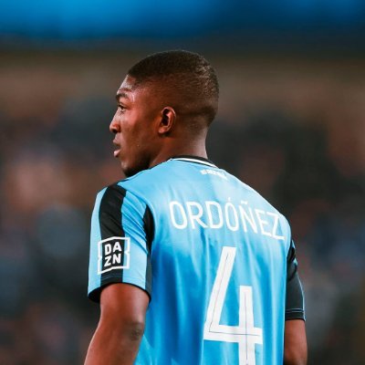 KyleSmi_1's profile picture. 🎧 Music. Peace. Repeat.