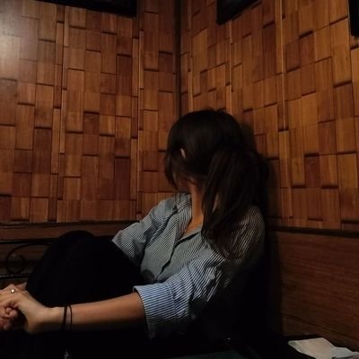 alizey_zhra's profile picture. 