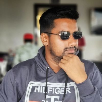 Chandra06966561's profile picture. राष्ट्रार्थ सर्वोपरि 🙏 🇮🇳
अयं निजः परो बेती गणना लघुचेतसाम्
उदार चरितानाम् तु बसुधैव कुटुम्बकम् ॥ 
🇮🇳🌏🙏