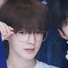 midnightblu__'s profile picture. #강우진 👼🏻🦮🎸