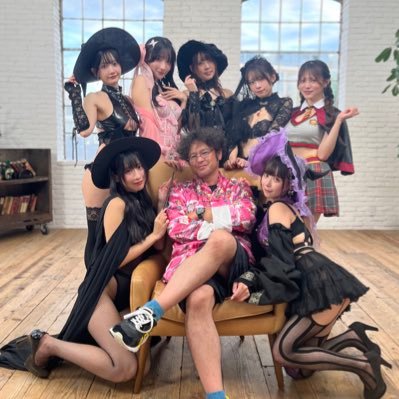 mineemu's profile picture. 『雨にも負けず風にも負けず雪にも夏の暑さにも負けぬ 丈夫な体をもち欲は無く決して怒らずいつも静かに笑っている 東にロリ女子あれば行って肢体を撮影し 西に巨女子あれば行ってその臀部を撮影する みんなに変態と呼ばれ褒められもせず苦にもされず そういうヲタにわたしはなりたい』#名刺がわりに鏡をおいて行くぜ🪞尻鏡普及協会長