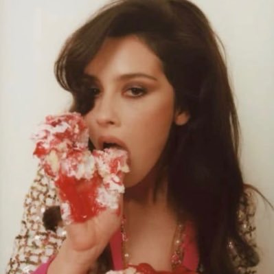 n0thingghappens's profile picture. your dream girl's dream girl  ||🧳🐞🌟🏹🎫📀🎬🍒