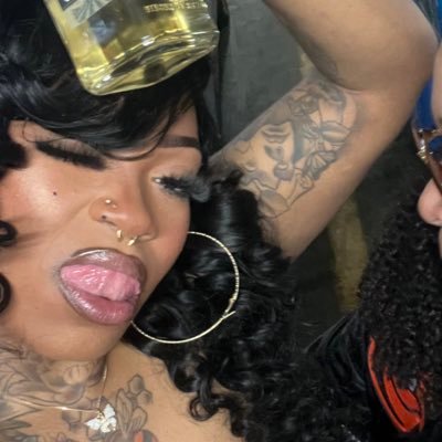 TheRealNyicole's profile picture. I’m a lesbian who likes Horror Movies :) • J🩷👩‍❤️‍💋‍👩 • GH♡ST 💓🕊• @nyisdollhouse - IG Business page.🩷🎀