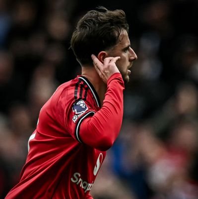 utdvesper's profile picture. 90 minutes, 11 players, 1 religion : @manunited 🔴//

watch out MM7 this season