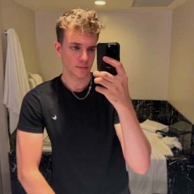 Connorpete35151's profile picture. My mom thinks I'm pretty cool, 😍 I'm sure you will too. I can juggle and backflip literally what else do you need😊 follow my x @connorpete35151