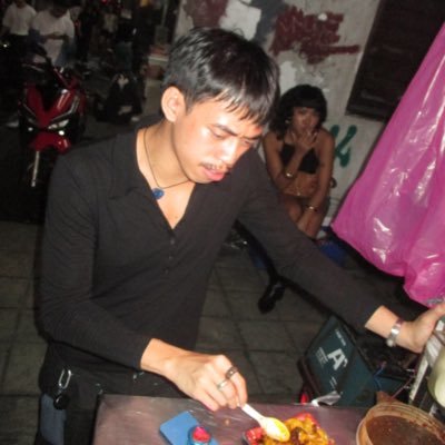 itshugobb's profile picture. fat bitch thick nosed whore