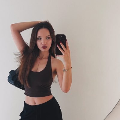 @busrakarataass