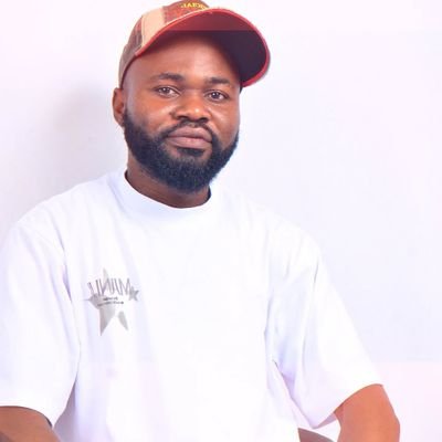 Chilexx_crooneR's profile picture. SIGNAGE l BRANDING l ADVERTS https://t.co/ojge09tbLk IG: Millionmiles Brand 🔴⚪️