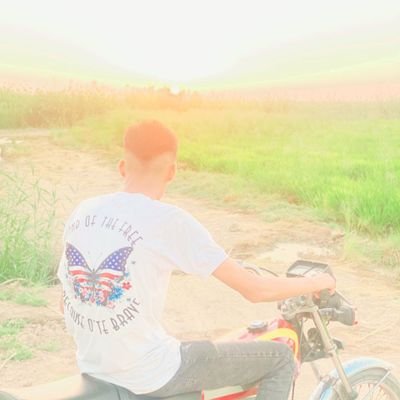 ly_pwr72346's profile picture. 