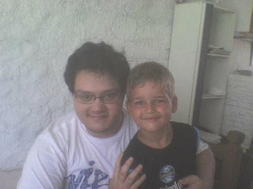 28 anos solteiro voltar a estudar formar um dia em publicidade escrevendo no meu blog Sou eu sou eu mesmo e fazendo música que seja o que explodir primeiro