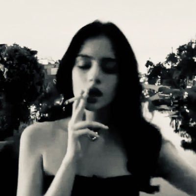 sxexual's profile picture. Estás tan pendiente de mí, que ya pareces fan.