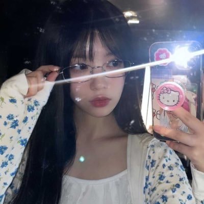 Y77e4j7y3W28310's profile picture. 