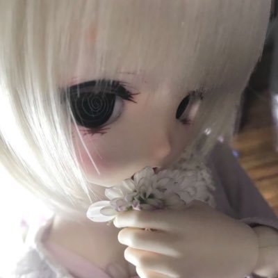 2yan_ee's profile picture. 