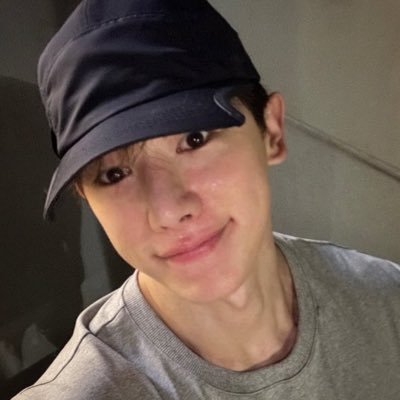 luvalldayhoho's profile picture. 