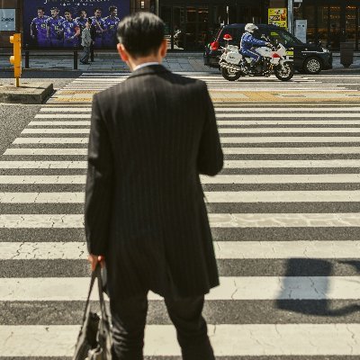 vascoomendees's profile picture. Chasing clarity in a noisy world. Writing about mindset, focus & modern life.