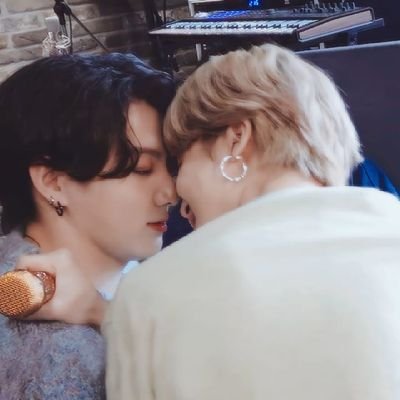 wreathjkjm's profile picture. Stayjungji back up
