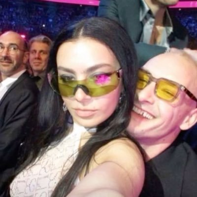 urnotheone's profile picture. summer isn't over yet tho