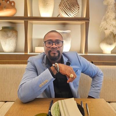 Dockisu's profile picture. Never give up. Without commitment you will never start & more importantly without consistency you will never finish - Denzel Washington...#CFC #GSW