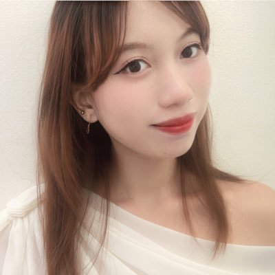 shalushansha's profile picture. stay | atiny 
UI'23 🎓 
linguistics study📖