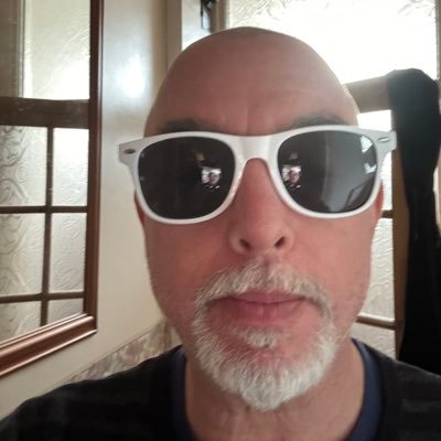 iggybob3's profile picture. guitarist in specky cult, reviews for local music magazines and writes musicals and then hides them so no one can hear them 😎