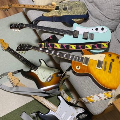 qHvfvuJVmsUWepv's profile picture. 難治性鬱歴20年現在休職4回目、閉鎖病棟アリ40代後半の男、鬱病を電気痙攣療法で治療、治ってない。好物はデパス、愛車ジムニー、貯金なし、地獄の住宅ローンあり、妻子あり、ギター好き、VAI、イングヴェイ、SRV、EC好き🎸😇現在休職中💤で回復傾向かな？手帳申請中🈸加登怜さん推し