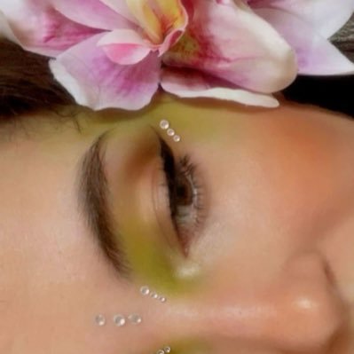 venusiantears_'s profile picture. ☁️ in the middle of leveling up ☁️ 🌷𓂃𓏲 𓂃 🌷 video producer and tarot reader @sakkuratarot ⭐️ 𓃥