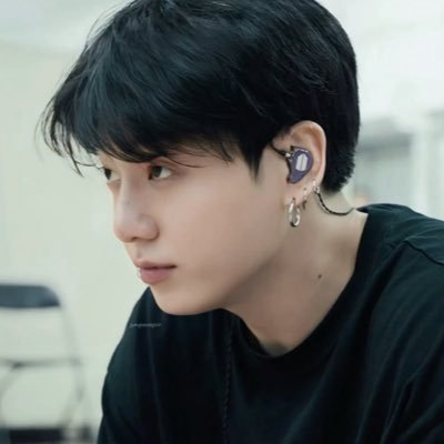 ⟭⟬ + ⟬⟭ @bts_twt |fan account⁷ #พวจะแจก maknae line 🐰🐻🐥