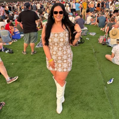 bee_esq_gee's profile picture. 