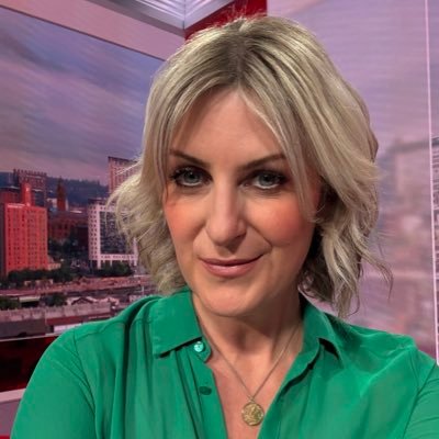 JournoJoT's profile picture. Warwickshire girl, mum, Grimsby Town fan, BBC journo, cat lover, event host, left-hander, singer, baker.