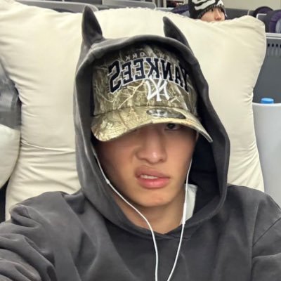 keehoolic's profile picture. 