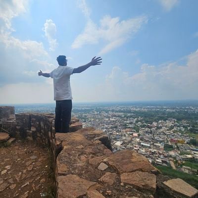uniqueYS13's profile picture. Cricket 💓 Politics 🎯
100%follow back