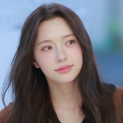 moonyangz's profile picture. what are the odds of living in a pretty but odd world, the chances are fifty fifty