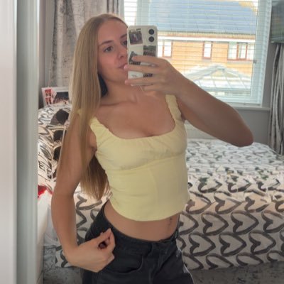 Hollyf2010's profile picture. 