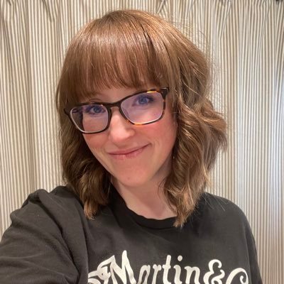 Ari_will_sing's profile picture. Latter-day Saint, Dungeons and Dragons nerd, book lover, mom to 3, baker, singer, music lover.