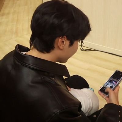 trying, tired, crying, dying wokawok. -

⋆˚࿔ reading acc 𝜗𝜚˚⋆