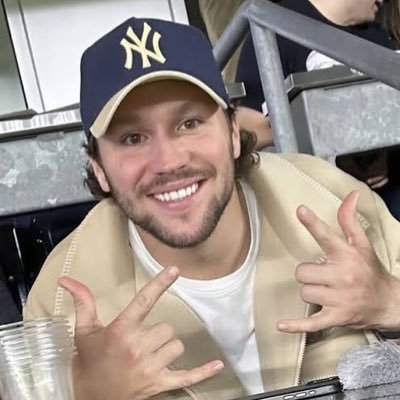 AmpereBM's profile picture. Syracuse 🍊/ #BillsMafia / #RepBX / #Sabrehood