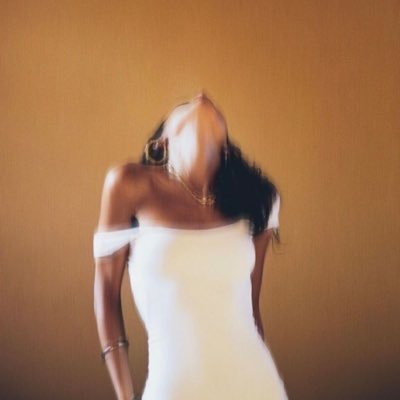 iluee3's profile picture. مجموعة إنسان